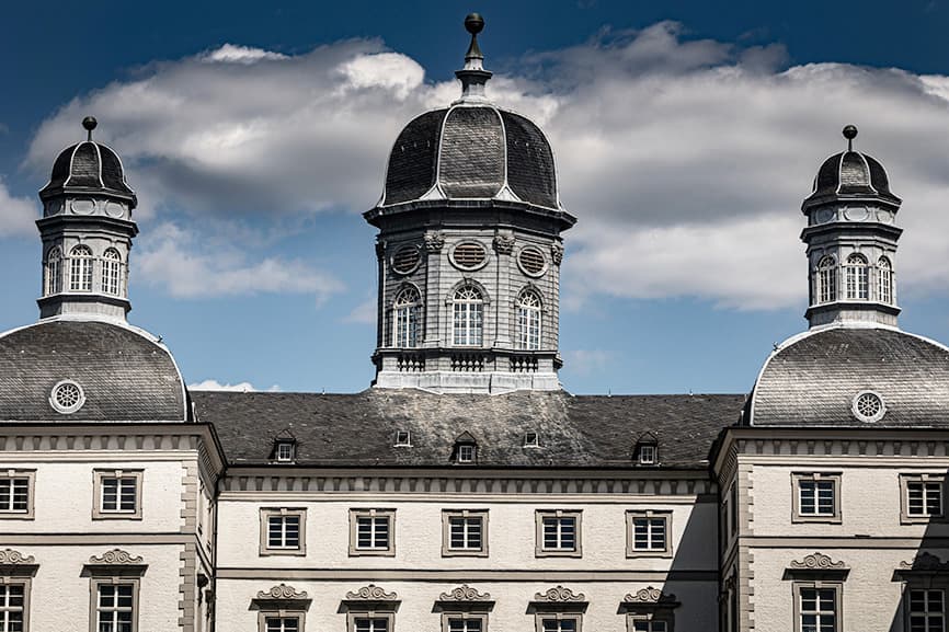 Bildbeitrag zum Magazinartikel: Die Notare Barry & Flockenhaus haben ihren Amtssitz in Bergisch Gladbach.